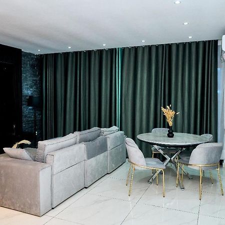 Reddington By Jvte Aparthotel Douala Bagian luar foto