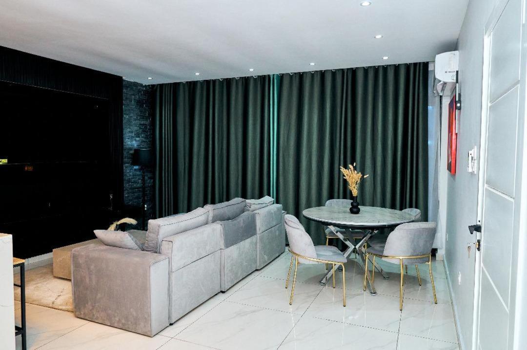 Reddington By Jvte Aparthotel Douala Bagian luar foto