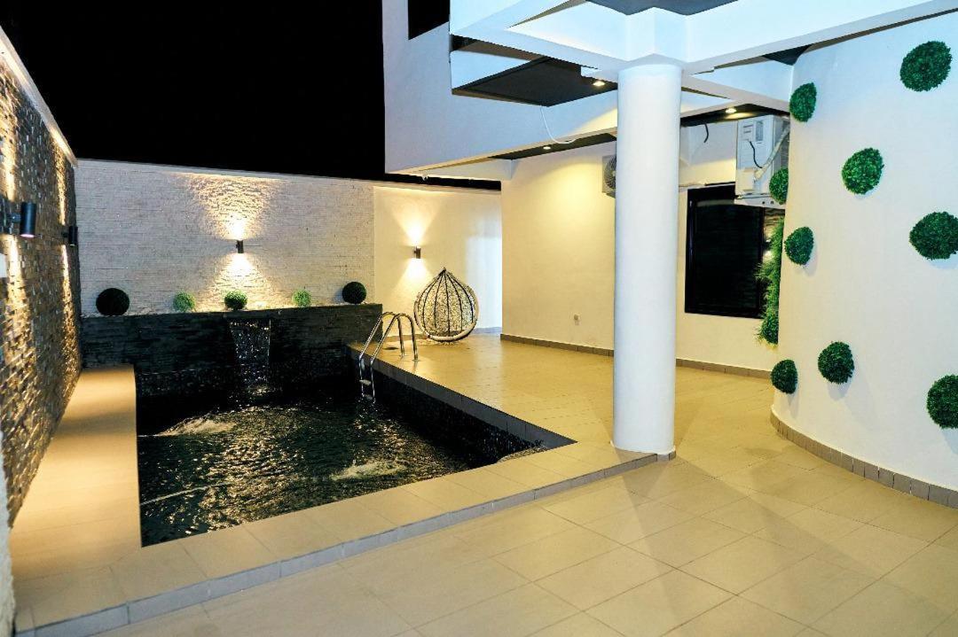 Reddington By Jvte Aparthotel Douala Bagian luar foto